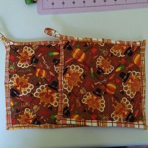 Homemade gobble thanksgiving potholders for the holidays!